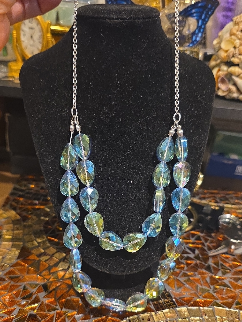 Color Street Iridescent Blue-Green Teardrop Crystal Necklace